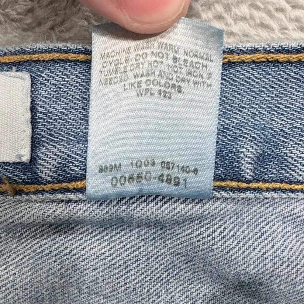 Vintage Y2K Levi's 550 Relaxed Fit Jeans Mens 34x34 Light Wash Blue Tapered Leg